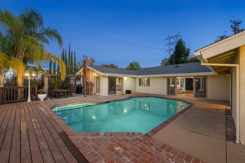 casa con patio grande con alberca en puebla